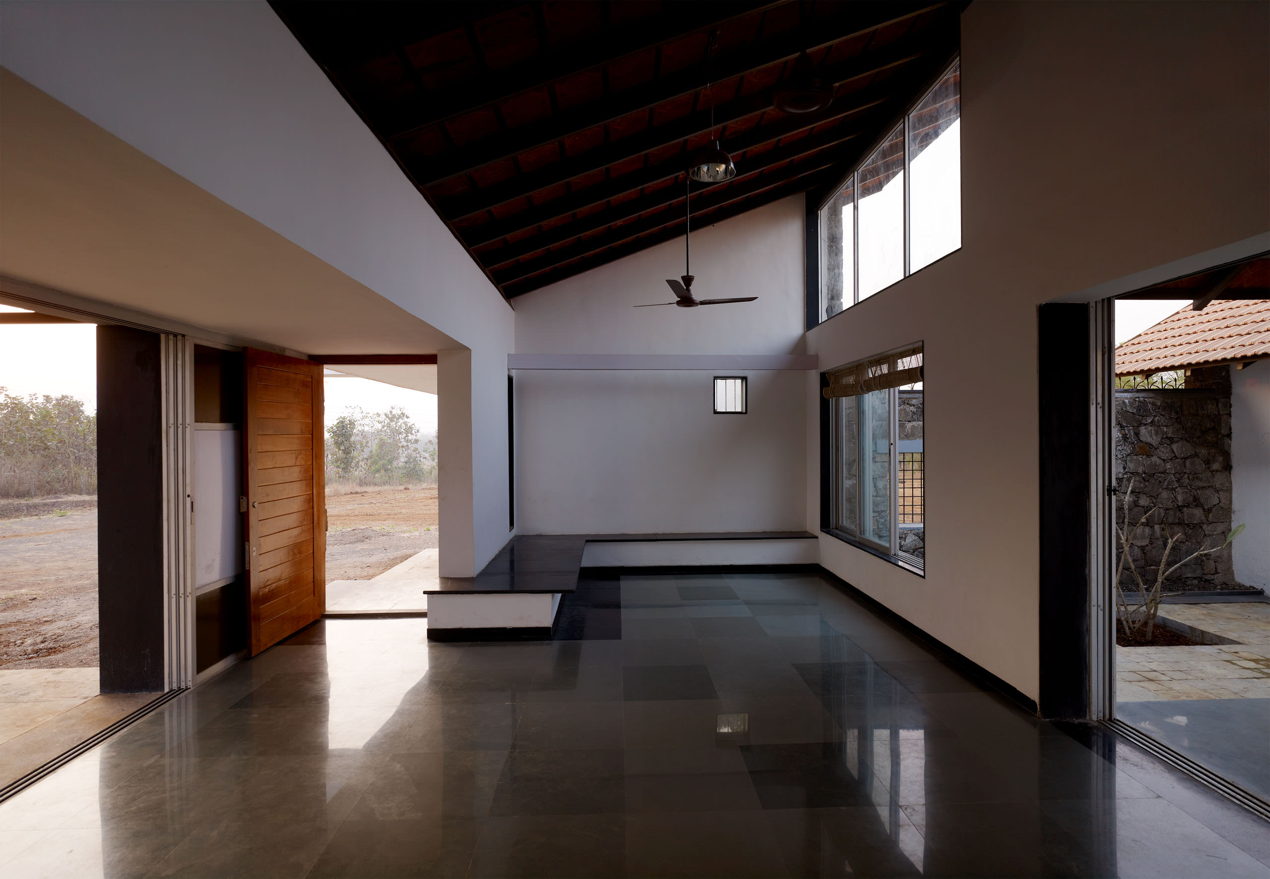 E12371 031748p j2560